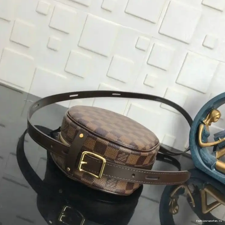 Fashionrepsfam ru 20DJ570080 LV Bags 0731
